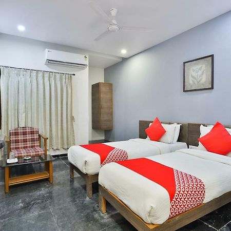Hotel Chicago Ahmedabad Ngoại thất bức ảnh