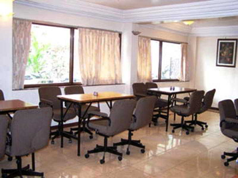 Hotel Chicago Ahmedabad Ngoại thất bức ảnh