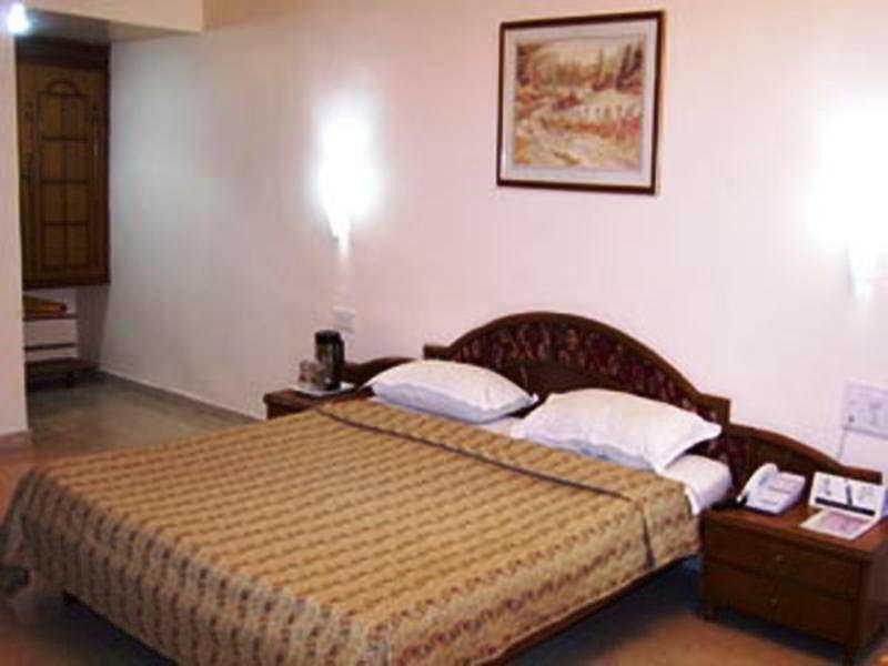 Hotel Chicago Ahmedabad Ngoại thất bức ảnh