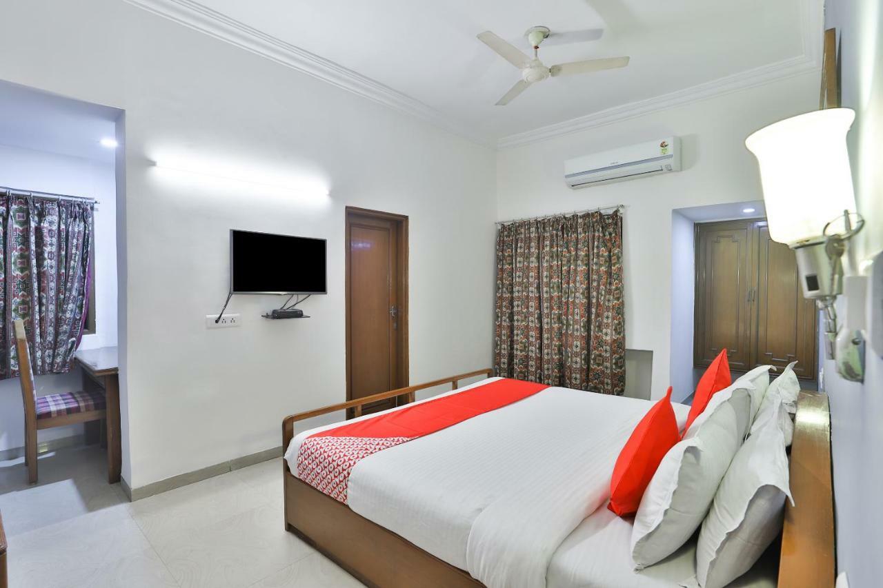 Hotel Chicago Ahmedabad Ngoại thất bức ảnh