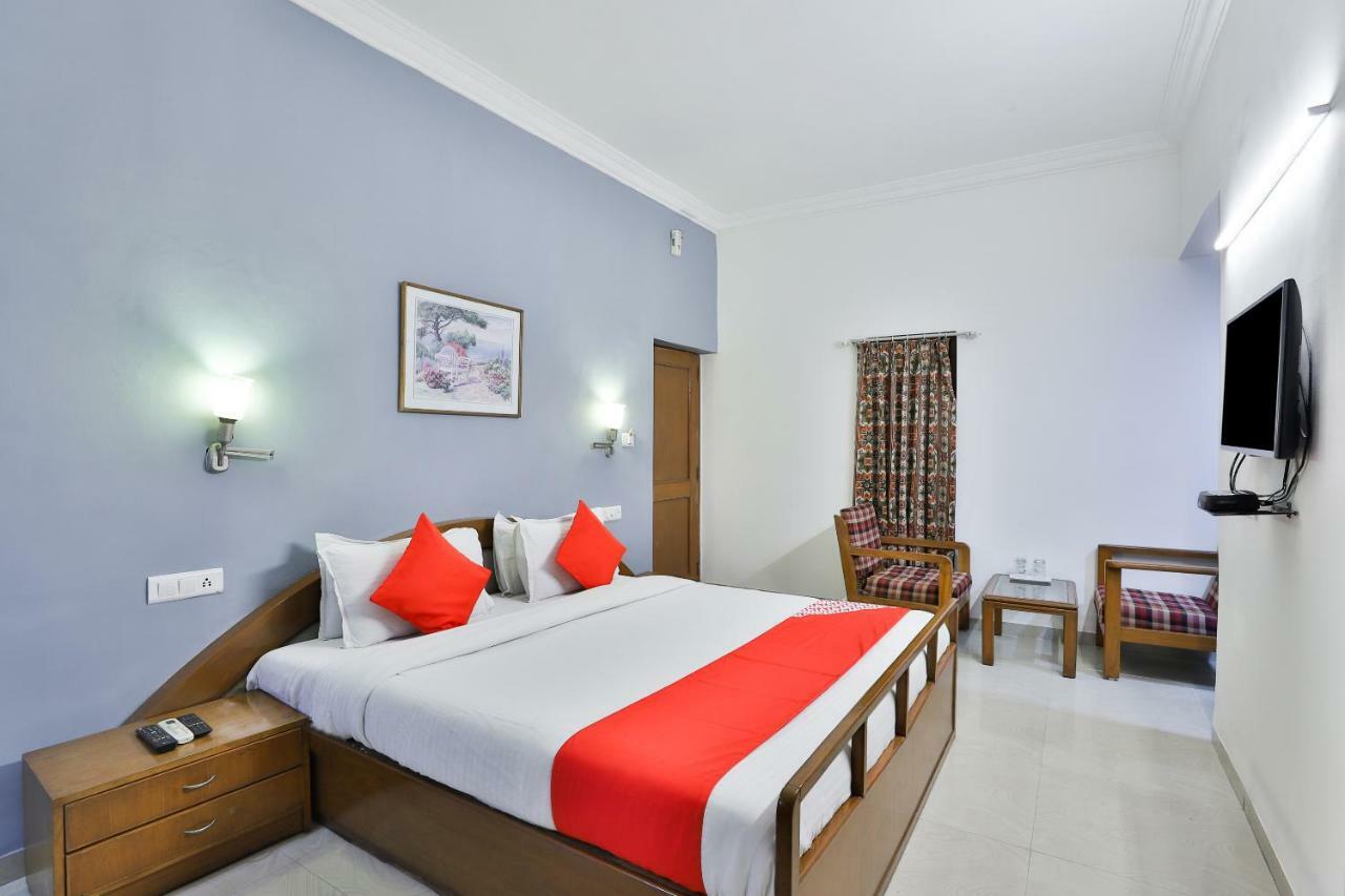 Hotel Chicago Ahmedabad Ngoại thất bức ảnh