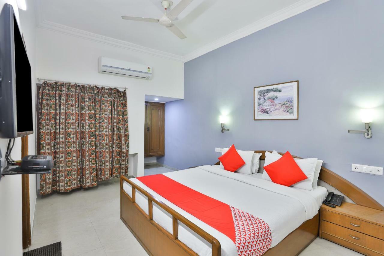 Hotel Chicago Ahmedabad Ngoại thất bức ảnh