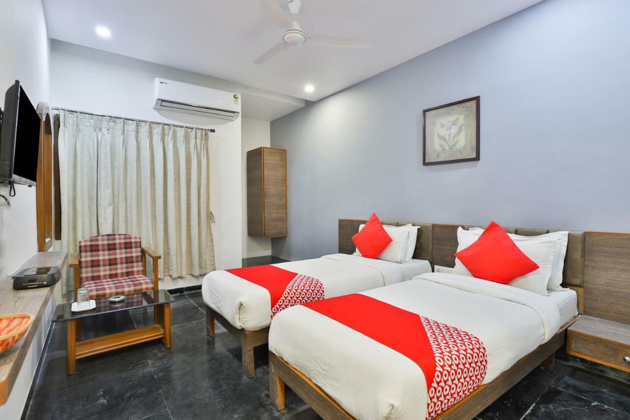 Hotel Chicago Ahmedabad Phòng bức ảnh