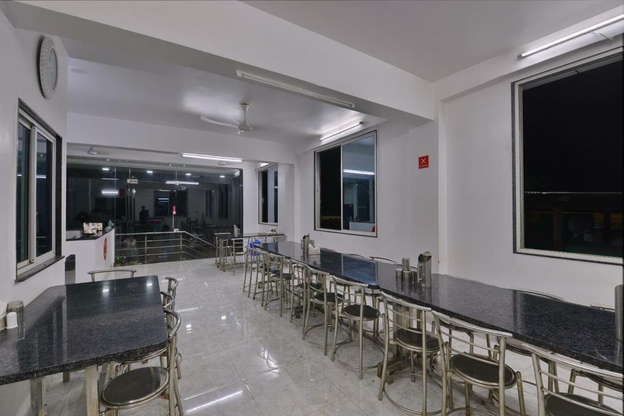Hotel Chicago Ahmedabad Ngoại thất bức ảnh