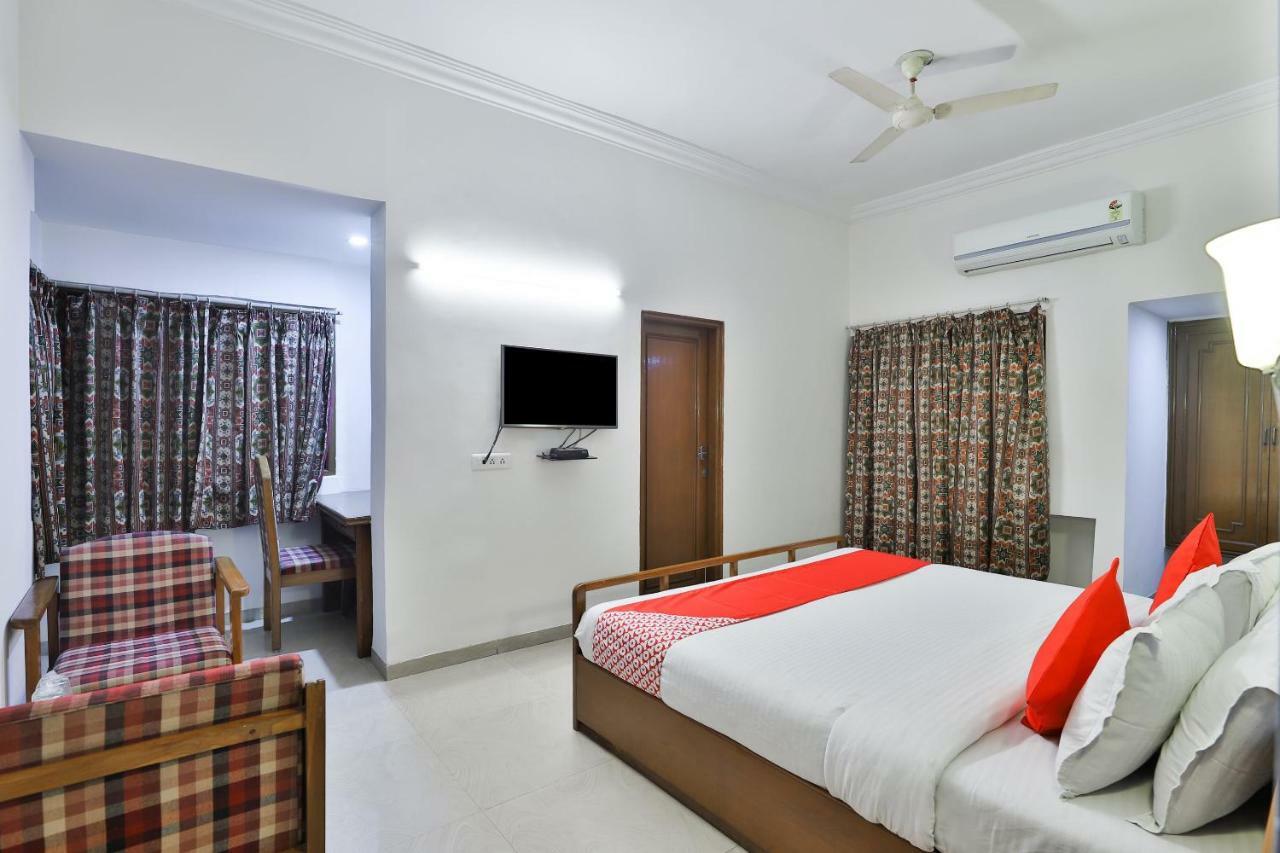 Hotel Chicago Ahmedabad Ngoại thất bức ảnh