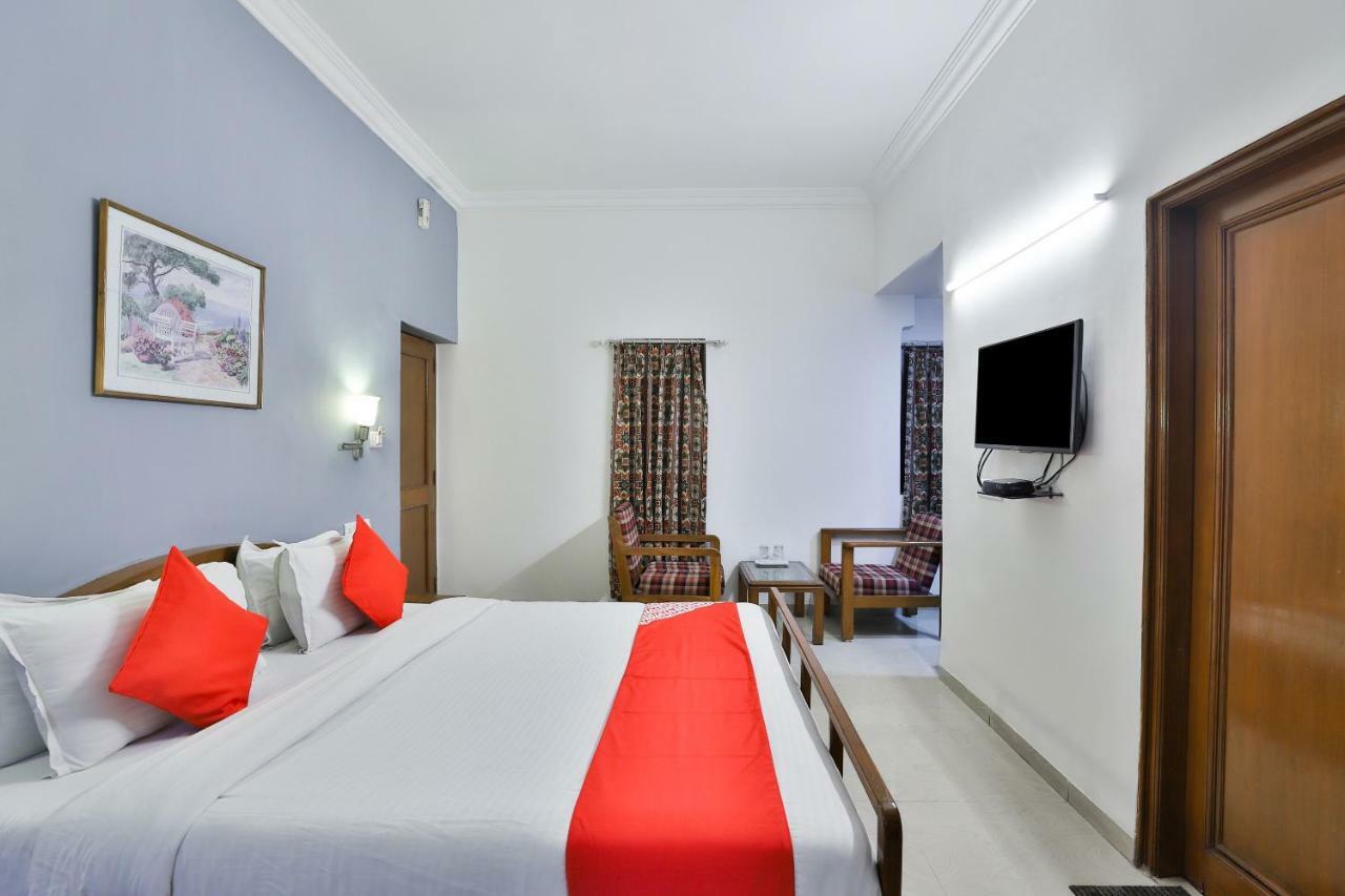 Hotel Chicago Ahmedabad Ngoại thất bức ảnh