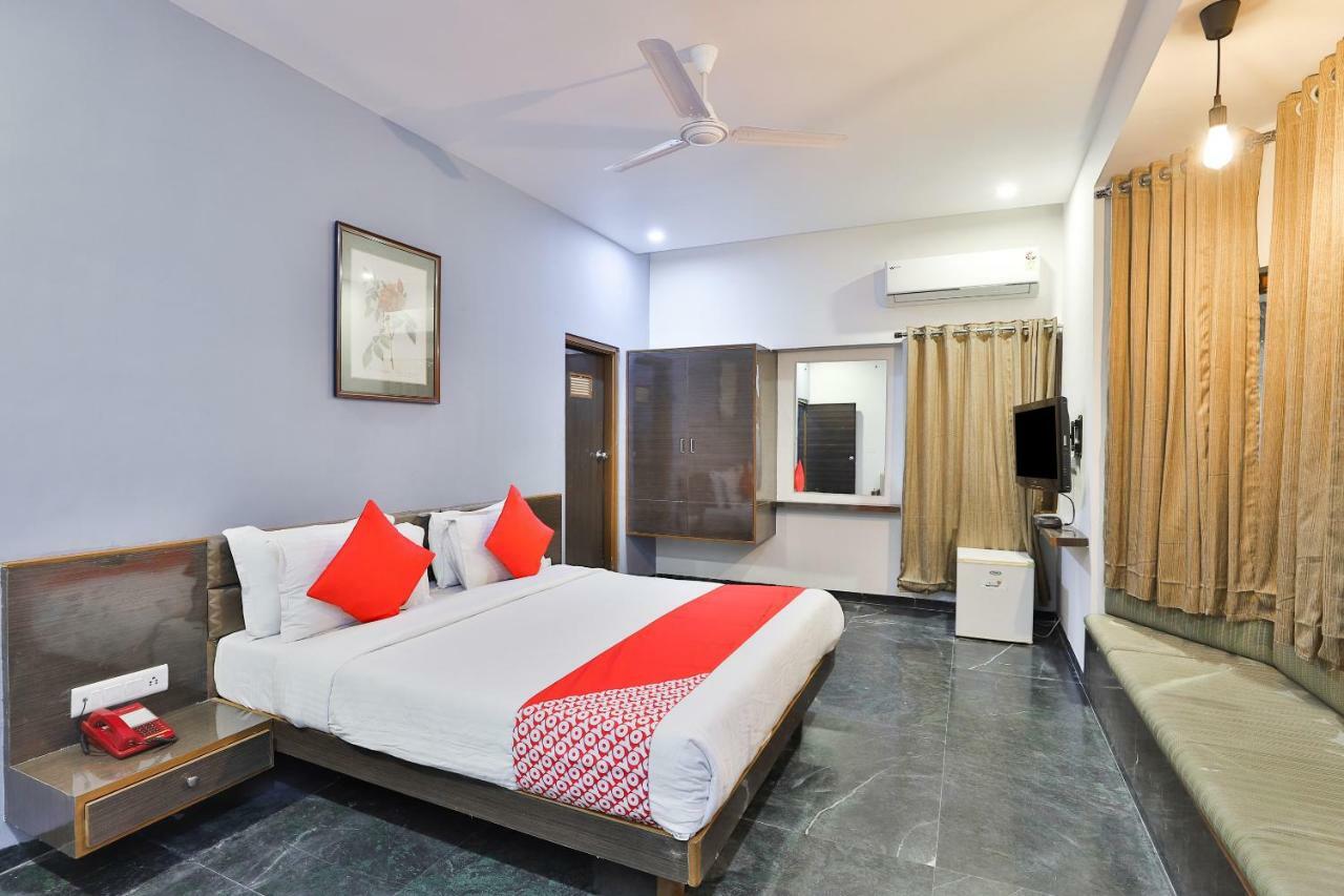 Hotel Chicago Ahmedabad Ngoại thất bức ảnh