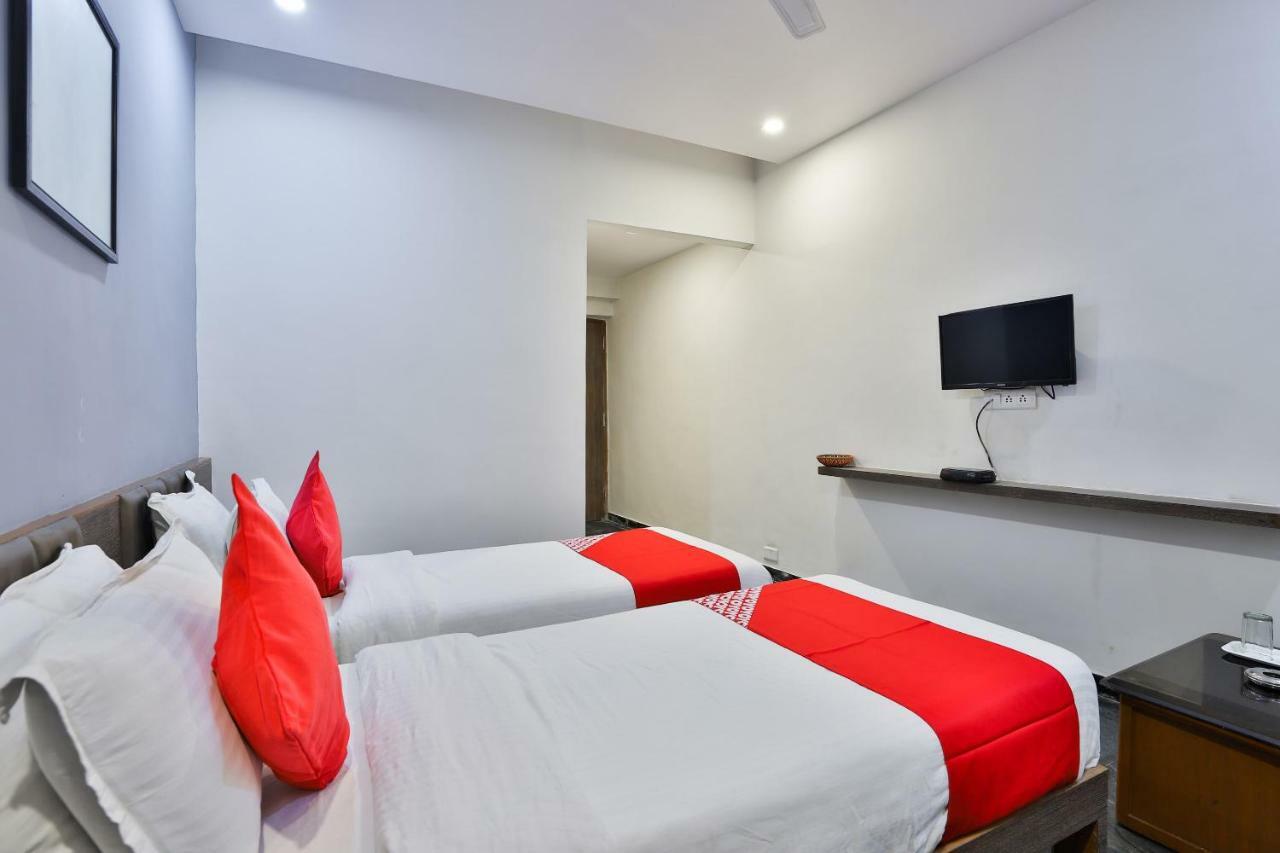 Hotel Chicago Ahmedabad Ngoại thất bức ảnh