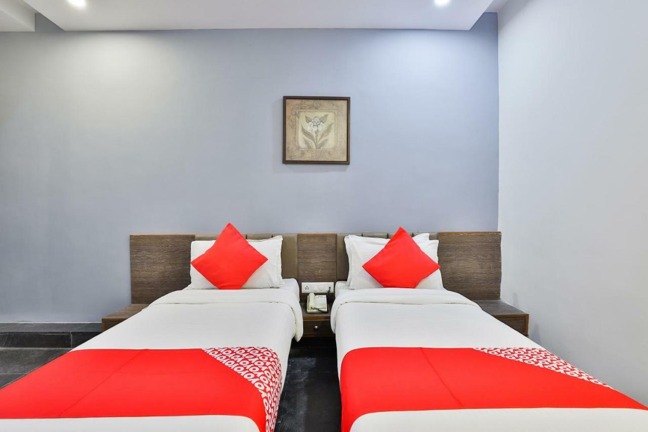 Hotel Chicago Ahmedabad Ngoại thất bức ảnh